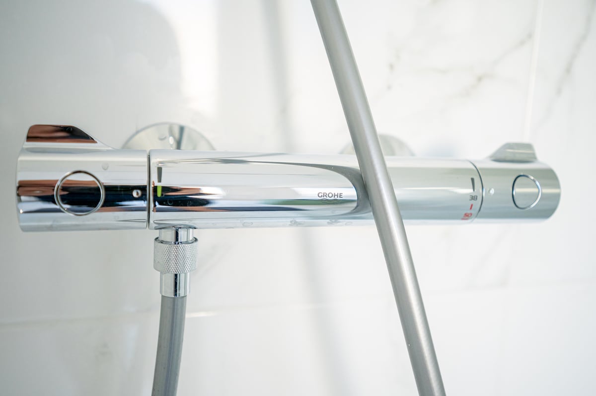 Rain shower with premium fixtures