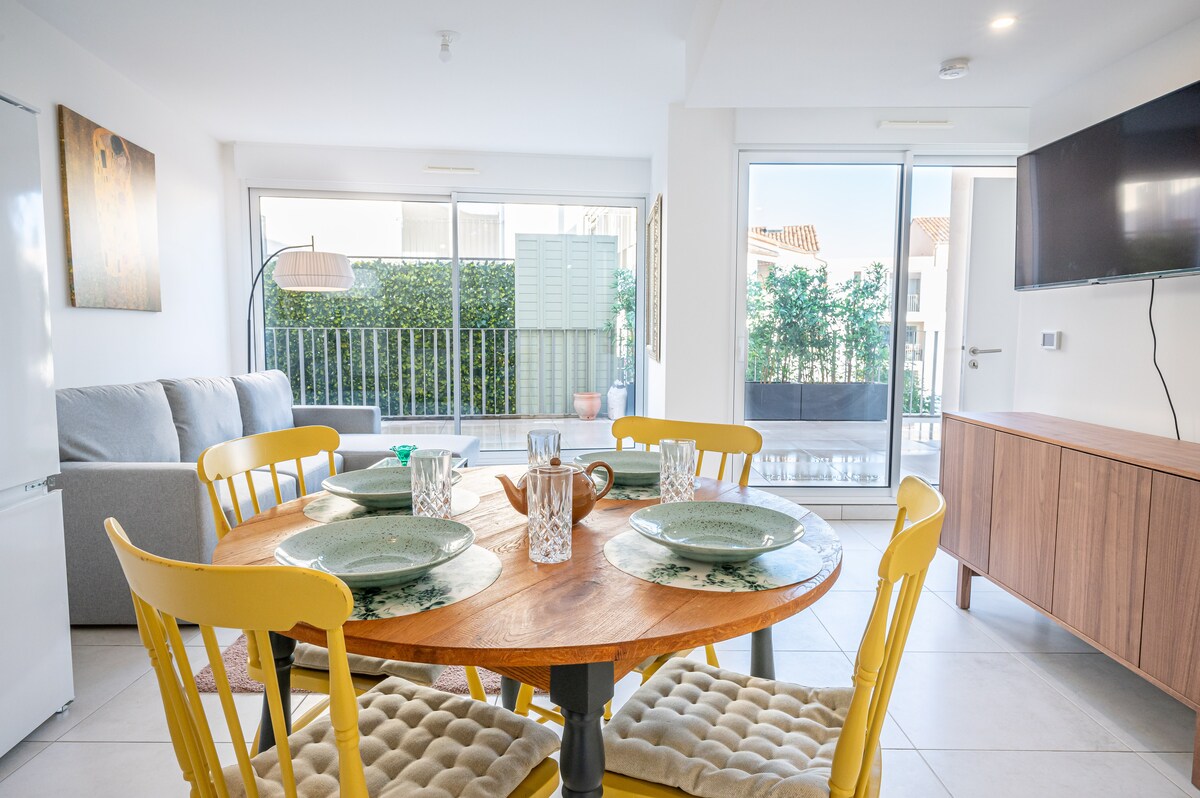 Round dining table set for four